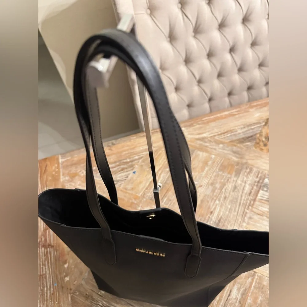 Michael Kors Black Tote Bag - Picture 3 of 9